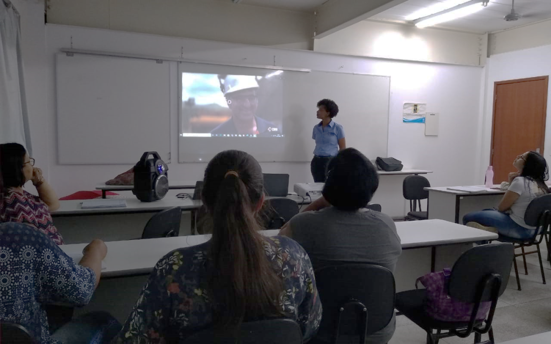 Serviço Social da CBSI realiza palestra com universitários